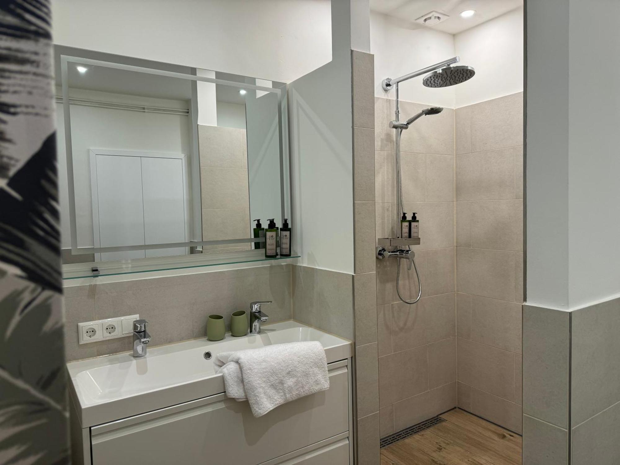 Apartment Koenigin Der Hanse - Im Herzen Der Altstadt, 3 Zimmer, Wifi Lubeck